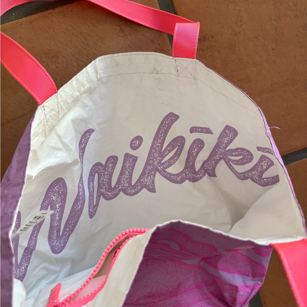 Aloha Exclusive Waikiki reversible tote - Picture 2 of 4